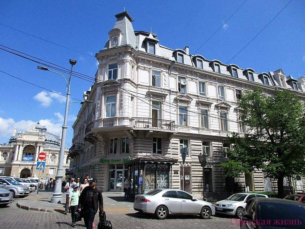 Art Apartments On Deribasovskaya Odessa Exterior foto