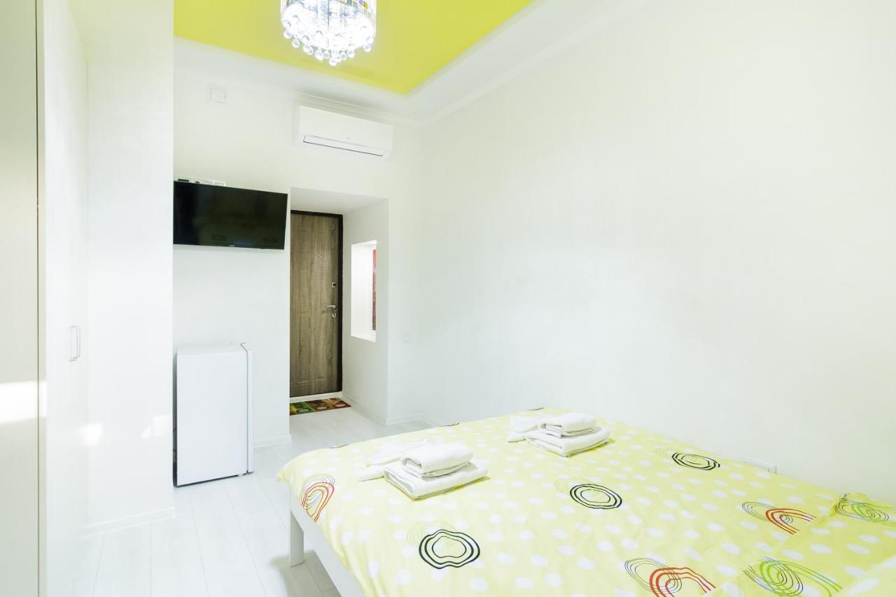 Art Apartments On Deribasovskaya Odessa Exterior foto